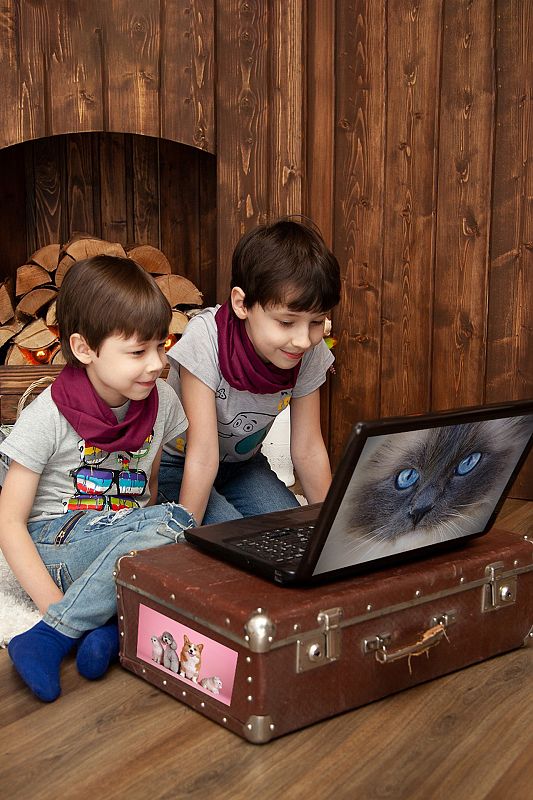 Tisk samolepek, fotka na samolepku, samolepka na zeď, samolepka na sklo, etiketa na láhev, Nové Město na Moravě, Vysočina