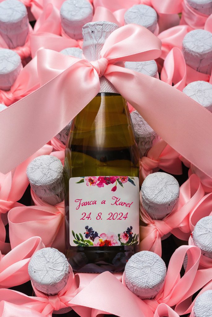 Tisk samolepek, fotka na samolepku, etiketa na láhev, Nové Město na Moravě, Vysočina