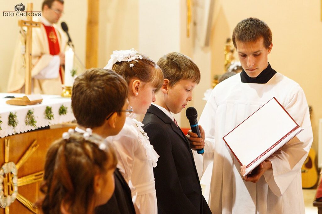 svaté přijímání 144