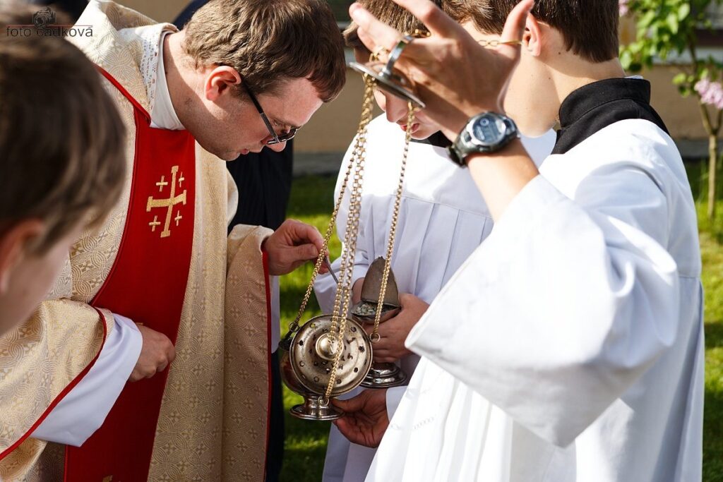 svaté přijímání 177