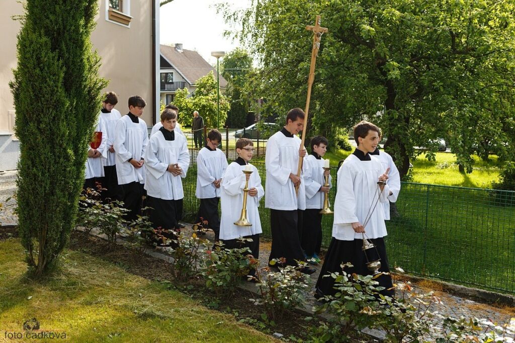 svaté přijímání 185