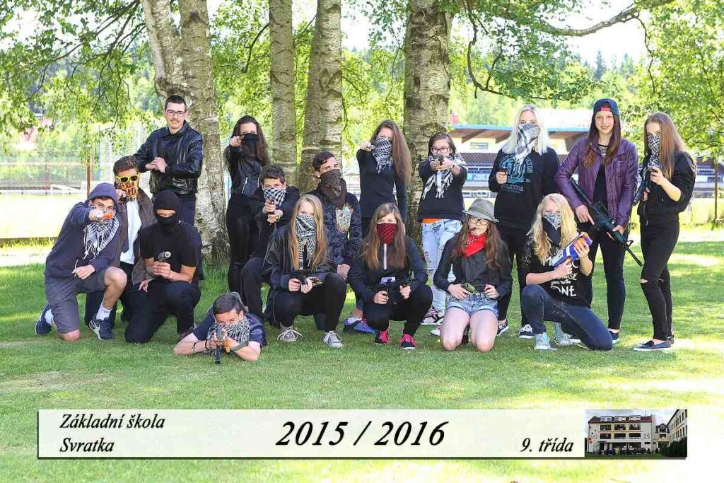 Fotografujeme školní fotografie na konci školního roku, žáky na tablo, které zhotovíme i graficky a vánoční focení s dekoracemi ve školkách. Nové Město na Moravě. Žďár nad Sázavou, Vysočina